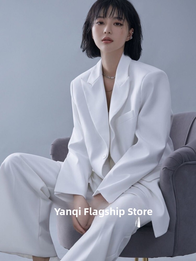 White Suit Theme Fashion Magaz - đánh giá và giá Ethnic Fashion Magazine